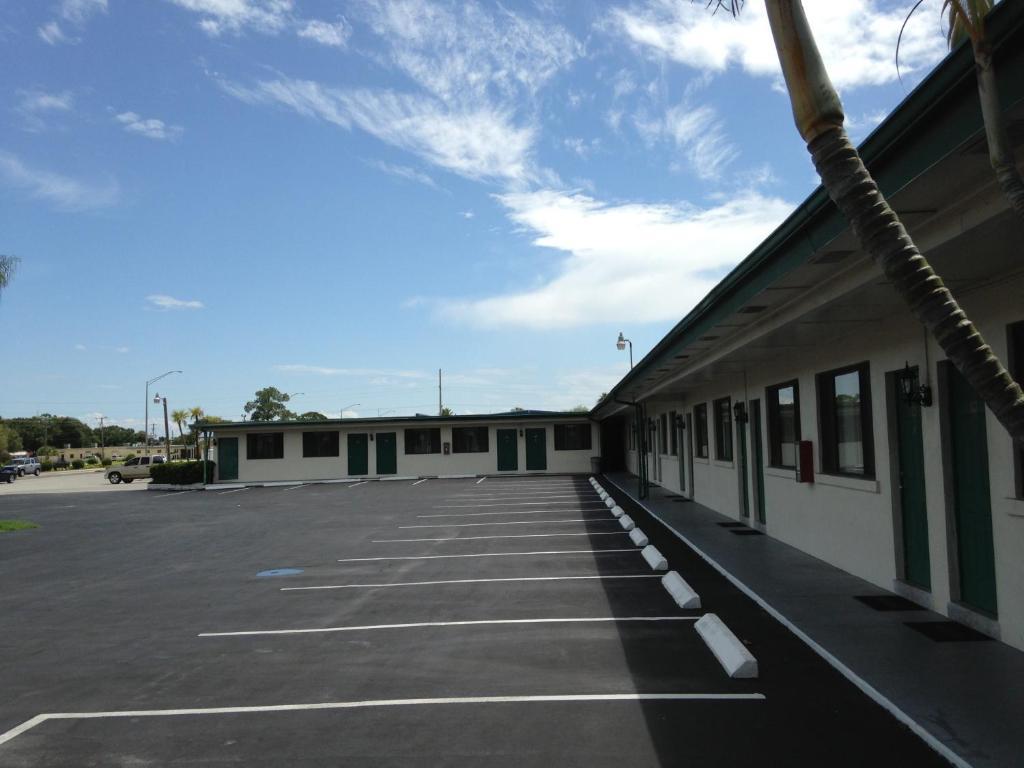 Economy Inn Okeechobee Exteriör bild