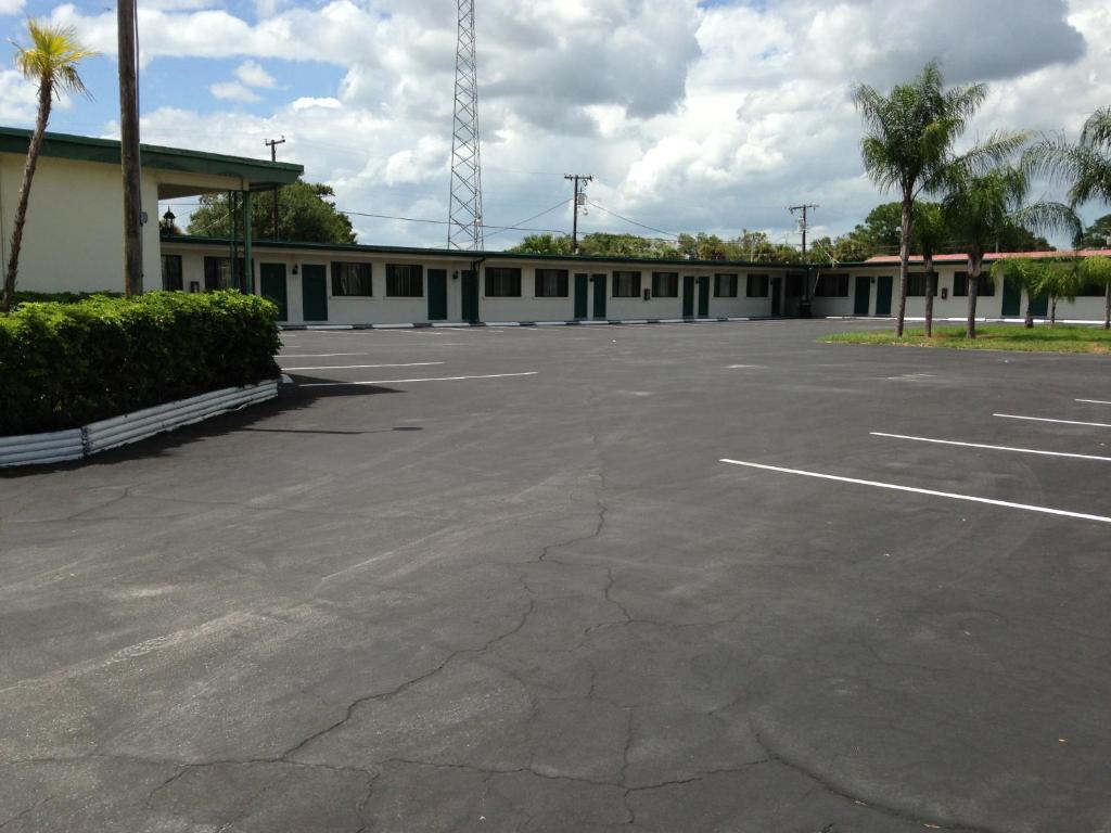 Economy Inn Okeechobee Exteriör bild