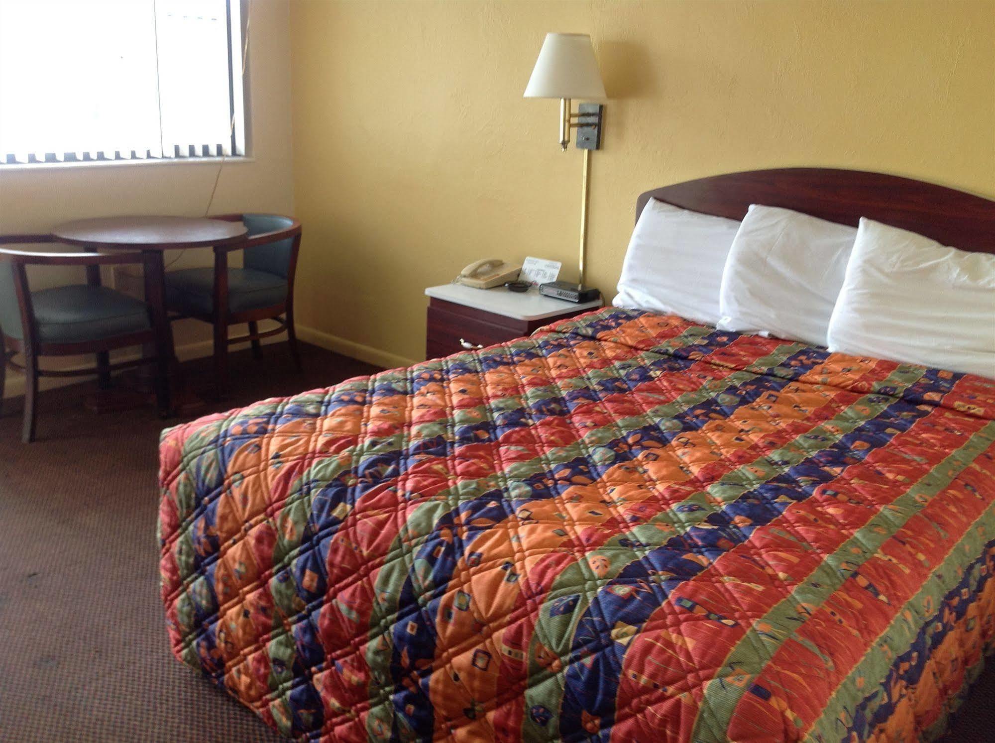Economy Inn Okeechobee Exteriör bild